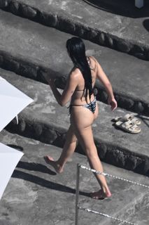 Dua Lipa feet photo thumbnail