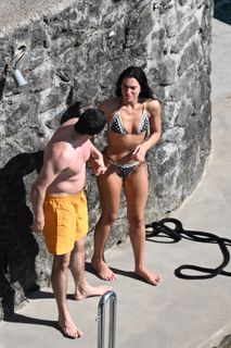 Dua Lipa feet photo thumbnail