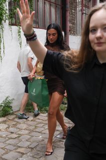 Dua Lipa feet photo thumbnail