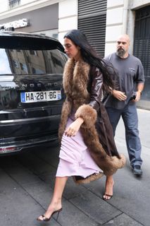 Dua Lipa feet photo thumbnail