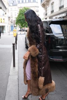 Dua Lipa feet photo thumbnail