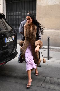 Dua Lipa feet photo thumbnail