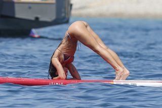 Dua Lipa feet photo thumbnail