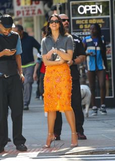 Dua Lipa feet photo thumbnail