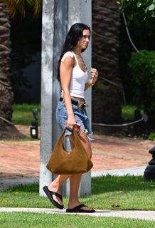 Dua Lipa feet photo thumbnail