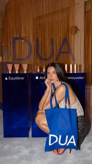 Dua Lipa feet photo 1