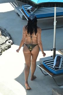 Dua Lipa feet photo 3