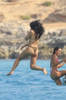 Dua Lipa feet photo 2