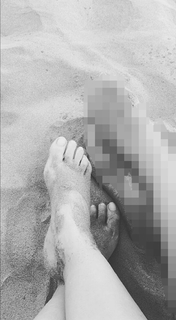 Dulce María feet photo thumbnail