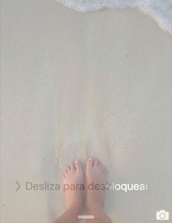 Dulce María feet photo thumbnail