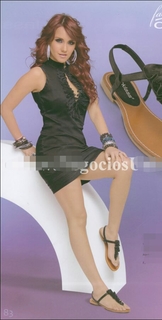 Dulce María feet photo thumbnail