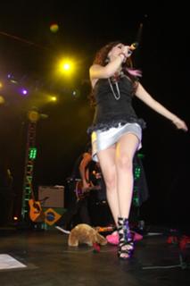 Dulce María feet photo thumbnail