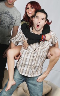 Dulce María feet photo thumbnail