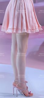 Duling Chen feet photo 13
