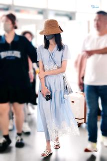 Duling Chen feet photo 2