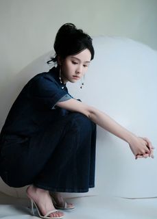 Duling Chen feet photo 9