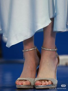 Duling Chen feet photo 9