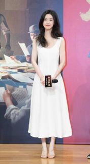 Duling Chen feet photo 11