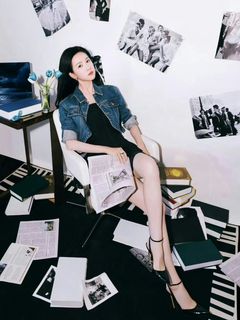 Duling Chen feet photo 9
