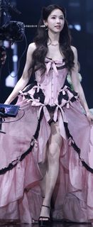 Duling Chen feet photo 4