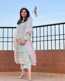 Dur-e-Fishan Saleem feet photo thumbnail