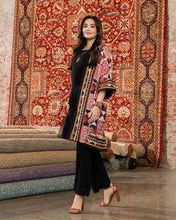 Dur-e-Fishan Saleem feet photo thumbnail