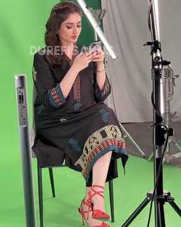 Dur-e-Fishan Saleem feet photo thumbnail