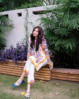 Dur-e-Fishan Saleem feet photo thumbnail