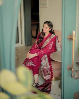 Dur-e-Fishan Saleem feet photo thumbnail