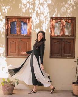 Dur-e-Fishan Saleem feet photo thumbnail