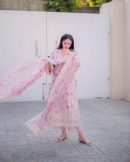 Dur-e-Fishan Saleem feet photo thumbnail