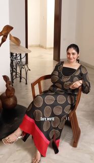 Dur-e-Fishan Saleem feet photo thumbnail