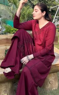 Dur-e-Fishan Saleem feet photo thumbnail