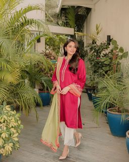 Dur-e-Fishan Saleem feet photo 9