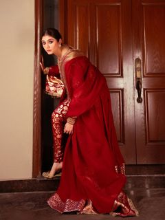 Dur-e-Fishan Saleem feet photo 3