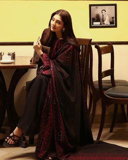 Dur-e-Fishan Saleem feet photo 17