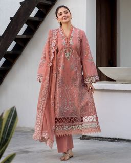 Dur-e-Fishan Saleem feet photo 8