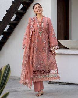 Dur-e-Fishan Saleem feet photo 5