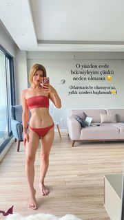 Duru Önver feet photo 19