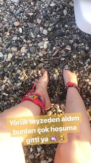 Duygu Koseoglu feet photo 3