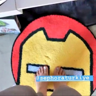 Duygu Koseoglu feet photo 3