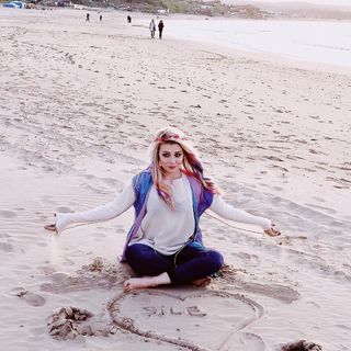 Duygu Koseoglu feet photo 2