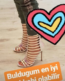 Duygu Koseoglu feet photo 1