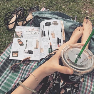 Duygu Özaslan feet photo thumbnail
