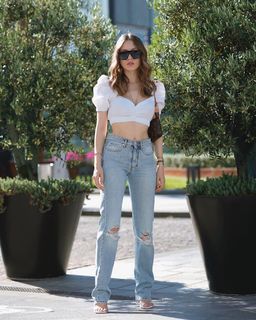 Duygu Özaslan feet photo thumbnail