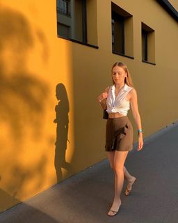 Duygu Özaslan feet photo thumbnail