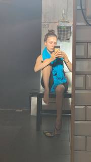 Duygu Özaslan feet photo thumbnail