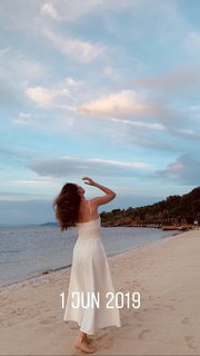 Duygu Özaslan feet photo thumbnail