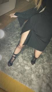Duygu Özaslan feet photo thumbnail