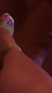 Duygu Özaslan feet photo thumbnail